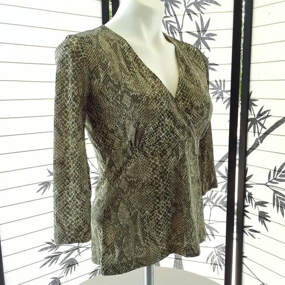 Liz Claiborne Army Green Snake Print Surplice Top - Picture 3 of 12